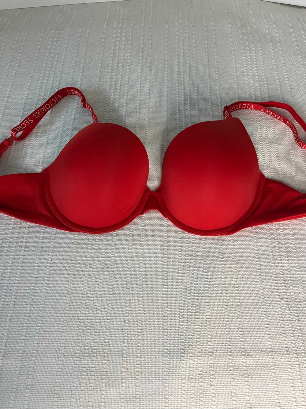 Victoria's Secret Red Padded Underwire Bra with Adjustable Straps, NWT size 38B - Picture 10 of 13